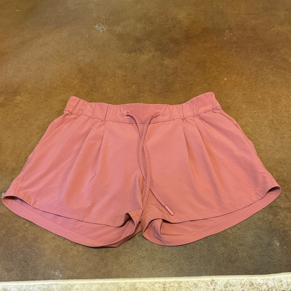 lululemon athletica Women's STROLL AT SUNDOWN SHORT 3" in cherry tint